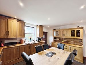 Kitchen Diner- click for photo gallery